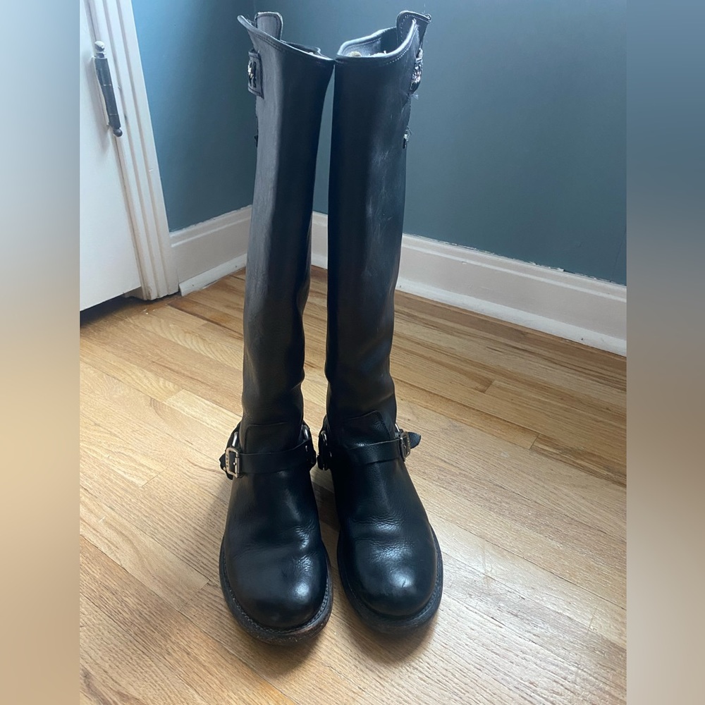 Like New Frye Jenna Chain Tall - Picture 4 of 7